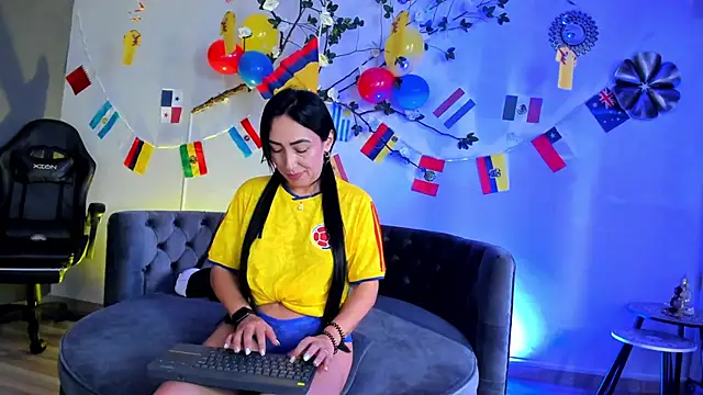 Chat XXX en directo de Mia_Davis__