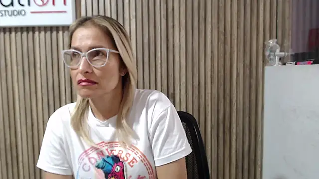 Greys_Mandahian's Live XXX Chat