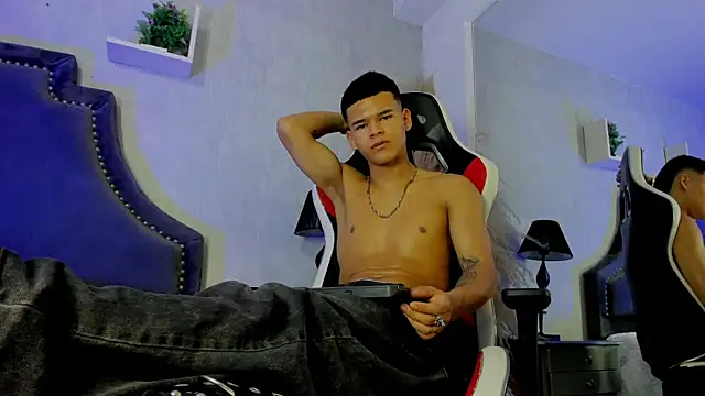 Chat XXX ao vivo de DylanRoyce_