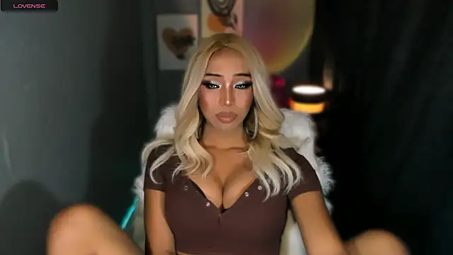 Attractive_Goddess_Isla Adlı Modelin Canlı XXX Sohbeti