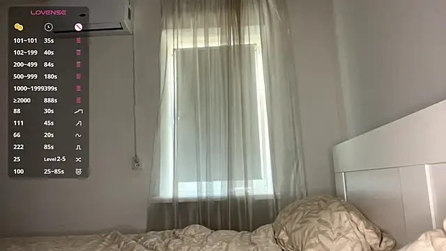 XXX chat uživo modela LoryMusetti