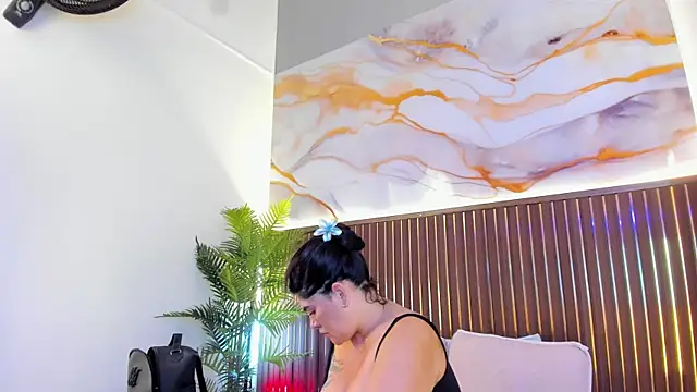 HoneyMilf_ – Live XXX-chat