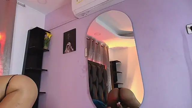 BrianaRuiiz_'s Live XXX Chat