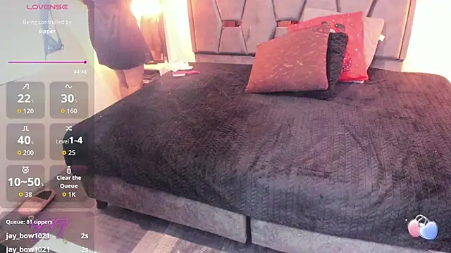 Chat +18 de Keyla_Brunette_ ao vivo
