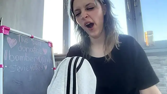 AntoinetteCrispell's Live XXX Chat