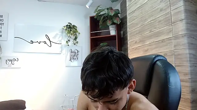 XXX chat uživo modela Ryan_grayx