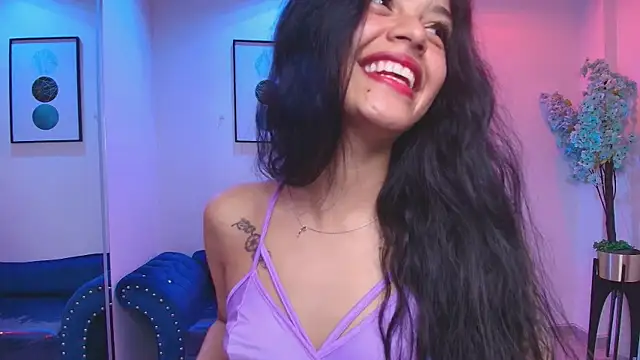 Maddie_T18 Chat XXX in diretta