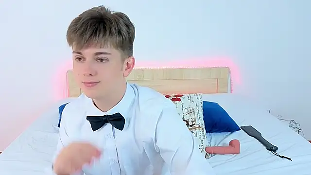 Miless_Cooper: вебкам-шоу