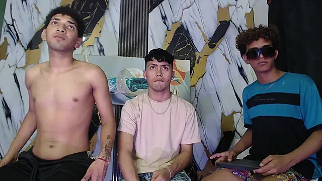 VERY_HOT_GUYS: απευθείας συνομιλία ΧΧΧ