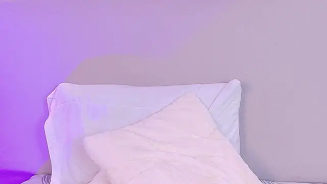 Chat XXX en directo de NaomiKlarc