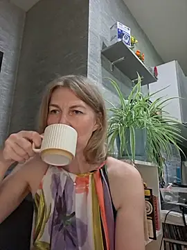 Chat +18 de stellahere8 ao vivo