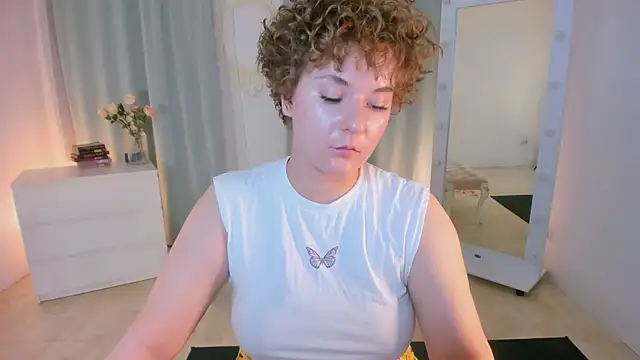 MelittaStorrie Chat XXX in diretta