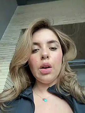 Alirawrz's Live XXX Chat