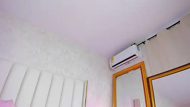 Živý XXX chat MiaSichell