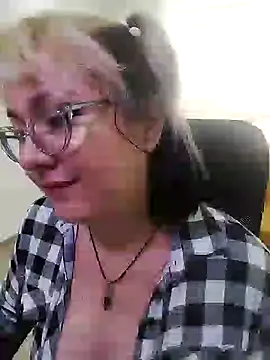AnyaLuxx Chat XXX in diretta