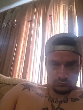 twistafatpipe's Live XXX Chat