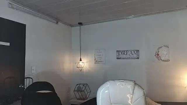 XXX chat uživo modela NinaSakura_Eup