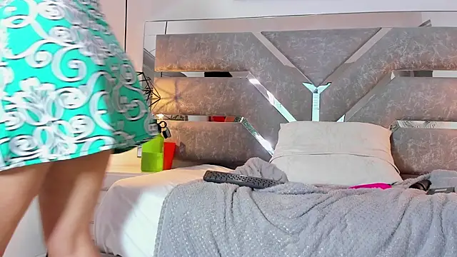 Slut_Milf_ Live XXX-chat