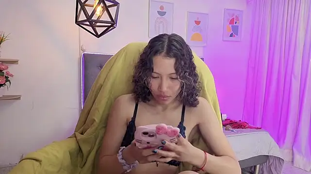 avans_15's Live XXX Chat