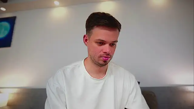dick_aprio: онлайн-секс-чат