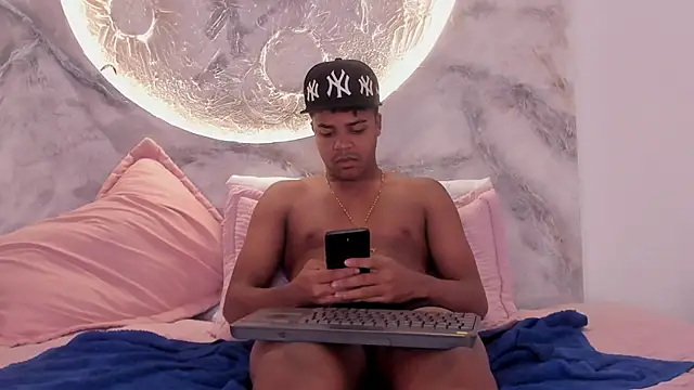 Chat +18 de TaylorClay_ ao vivo