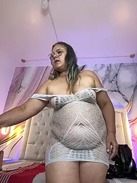 Lucy_Milf_474's Live XXX Chat