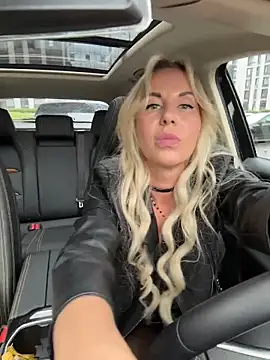 LisaMurr Chat XXX live