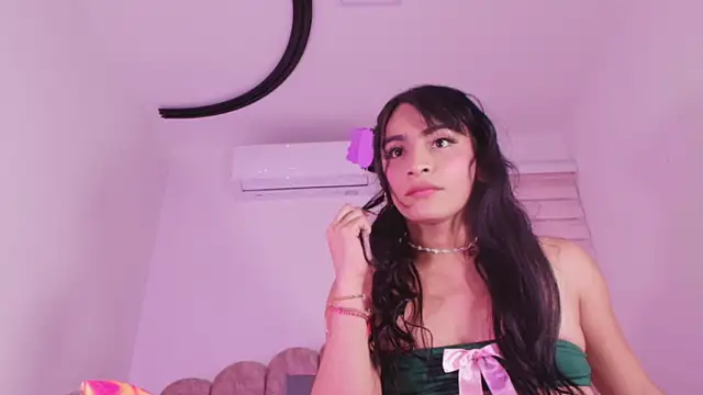 Malaia_thompson_'s Live XXX Chat