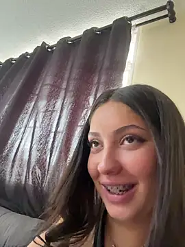Lucyfer-fire's Live XXX Chat