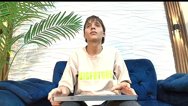Show modela Pavo_tv na web-kameri
