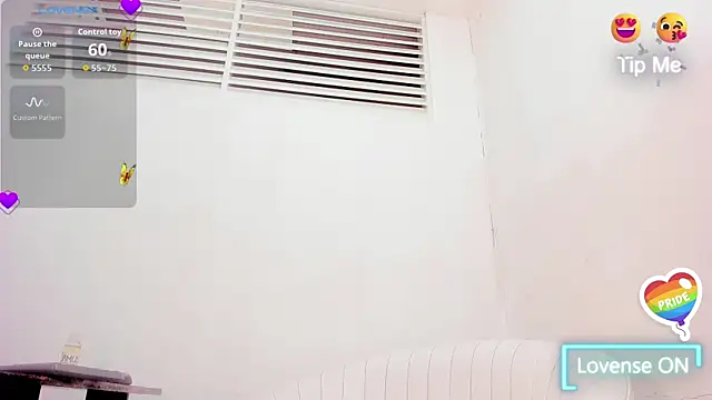 Živý XXX chat littlecum18