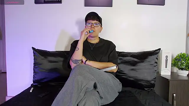 alex_noa's Live XXX Chat