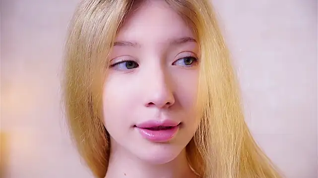SunnivaCovil Chat XXX in diretta