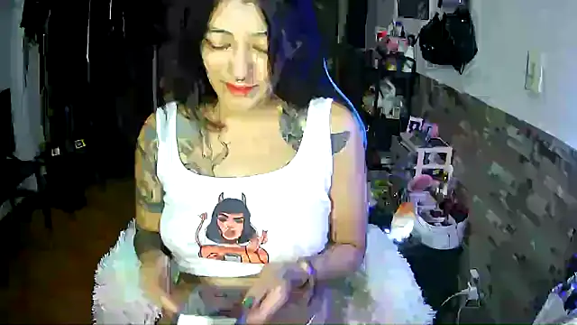 Chat +18 de AngelaQueen_ ao vivo