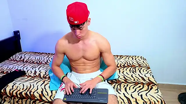 Онлайн чат XXX Luke_Muscle