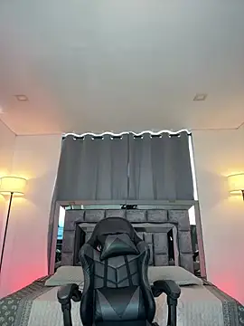 Chat +18 de mayavexx ao vivo