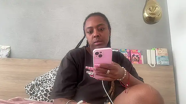 ChocolateCakeQueen's Live XXX Chat