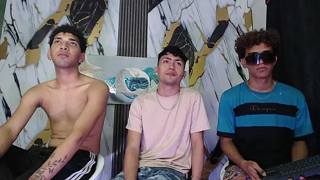 Webkamerová show VERY_HOT_GUYS