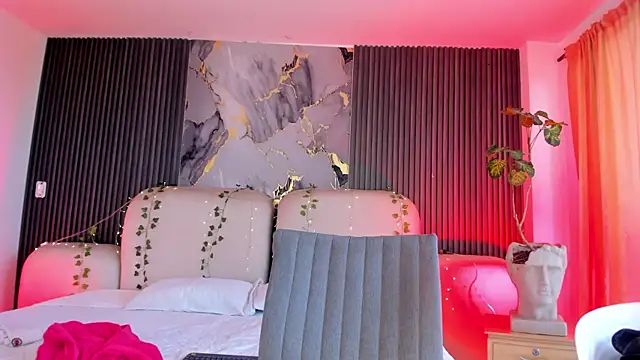 CarolineFyre Adlı Modelin Canlı XXX Sohbeti