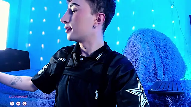 SebastianHiltonのライブXXXチャット