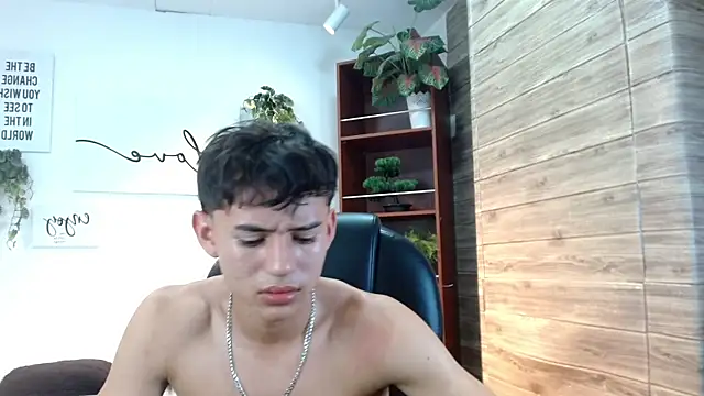 Онлайн чат XXX Ryan_grayx