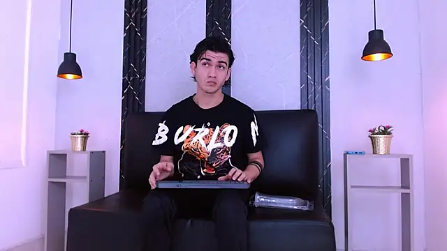 Онлайн чат XXX Feiccer_Castquer