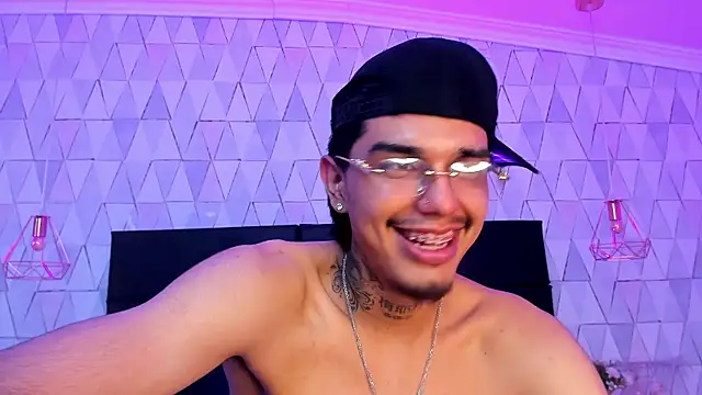 TysonRiggs Live XXX Chat