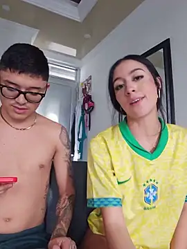 SAMY_AND_FRIENDSS Live XXX Chat