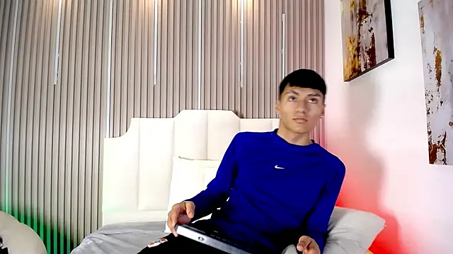 AdrianStark_ Live XXX-chat