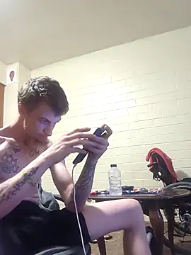 jizzyglizzy92's Webcam Show