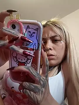 sofigirlgold Adlı Modelin Canlı XXX Sohbeti