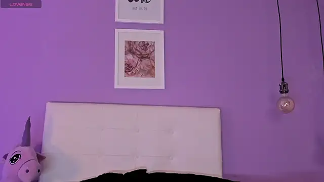Charlotte11-11's Live XXX Chat