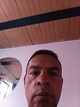 Show modela Albert_baby na web-kameri