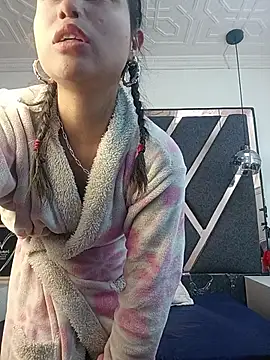 Maggyx Adlı Modelin Canlı XXX Sohbeti